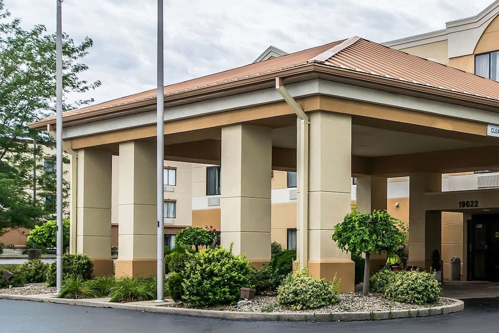 Quality Inn & Suites Evansville North featured exterior or lobby in Evansville, IN — similar hotel