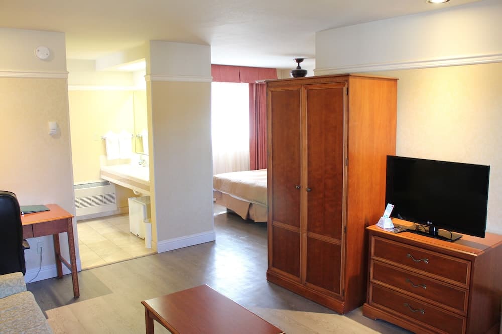 Laurel Inn Motel gallery photo in Salinas, CA — image 9