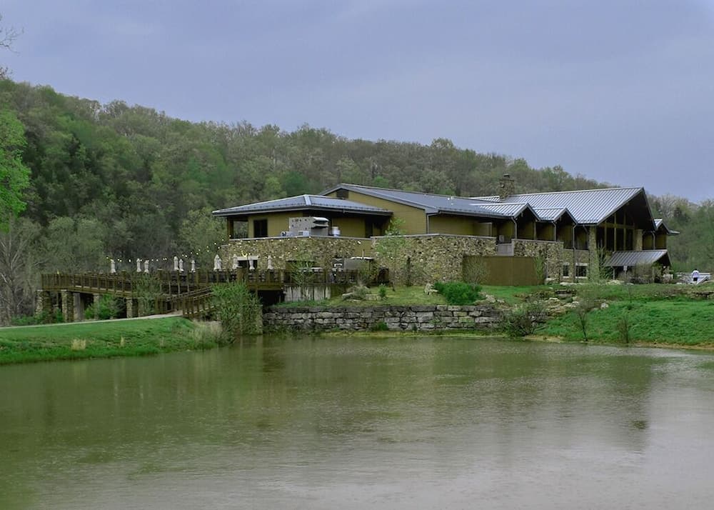 Echo Bluff State Park — hotel in Salem, Missouri