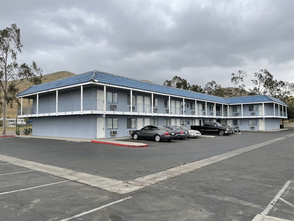 Circle Inn Motel gallery photo in Jurupa Valley, CA — image 7
