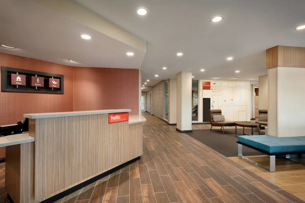 TownePlace Suites by Marriott Minooka interior in Minooka, IL — gallery photo 2