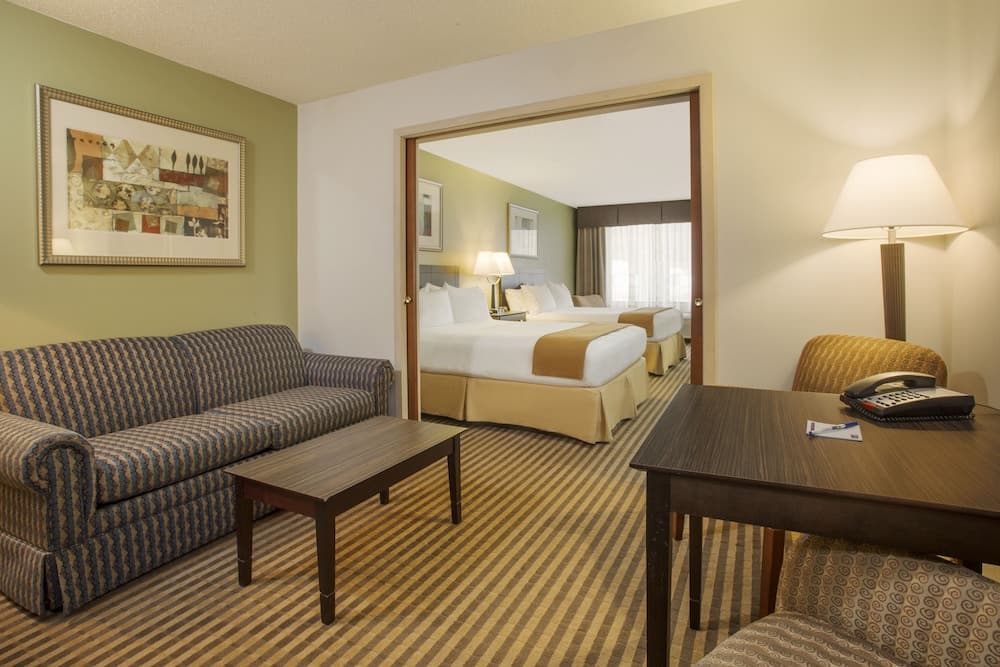 Kalamazoo Hotel and Suites gallery photo in Kalamazoo, MI — image 29