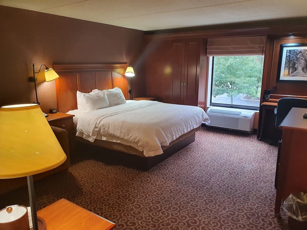 McKnight Hotel interior in Pittsburgh, PA — gallery photo 2