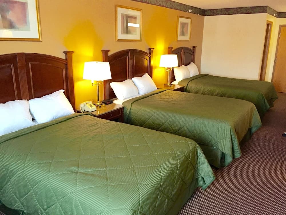 Executive Inn and Suites interior in Waukegan, IL — gallery photo 2