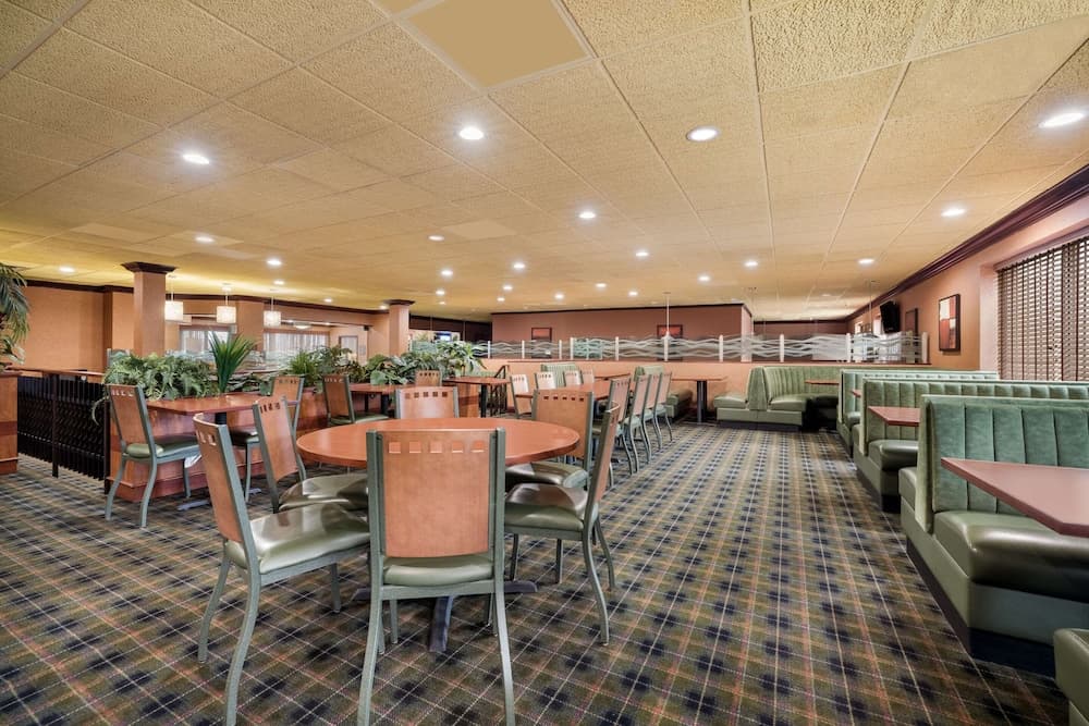Suburban Studios Syracuse Fairgrounds gallery photo in Syracuse, NY — image 18