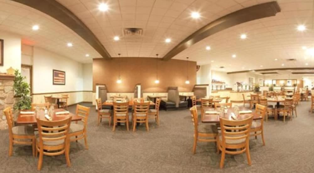 Holiday Inn Harrisburg - Hershey Area, I-81 by IHG gallery photo in Grantville, PA — image 62