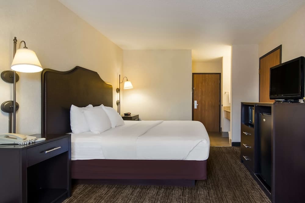 SureStay by Best Western Grove City gallery photo in Grove City, PA — image 16