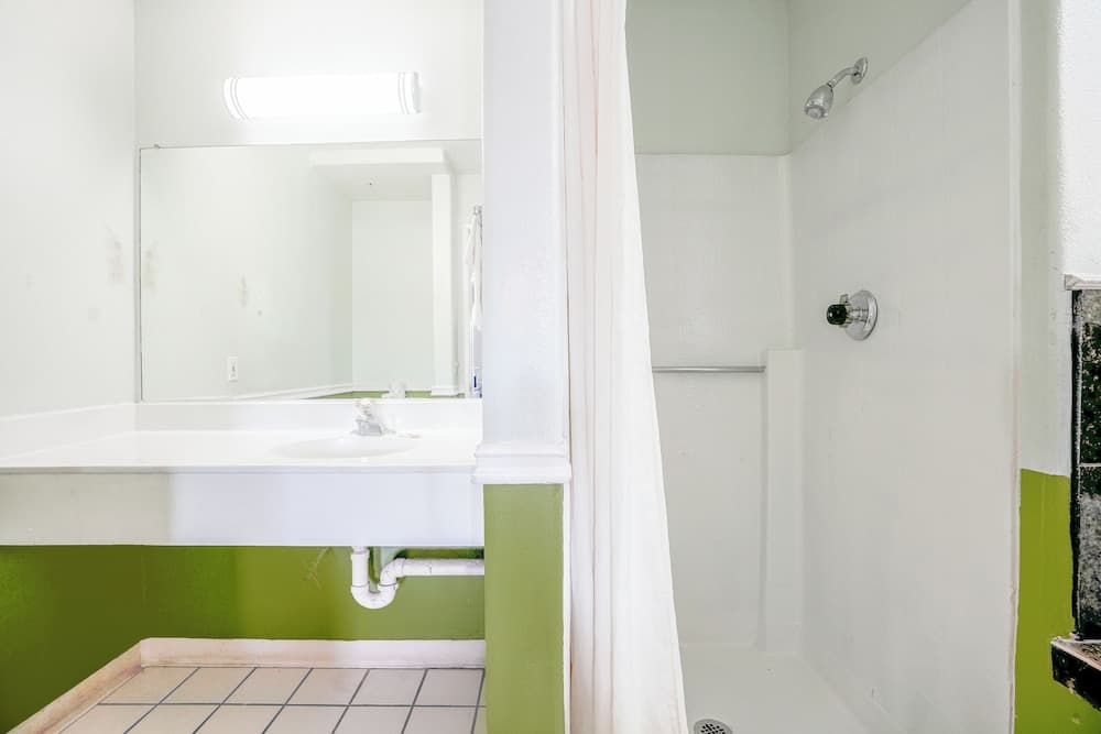 Day&Night Inn gallery photo in Hesperia, CA — image 28