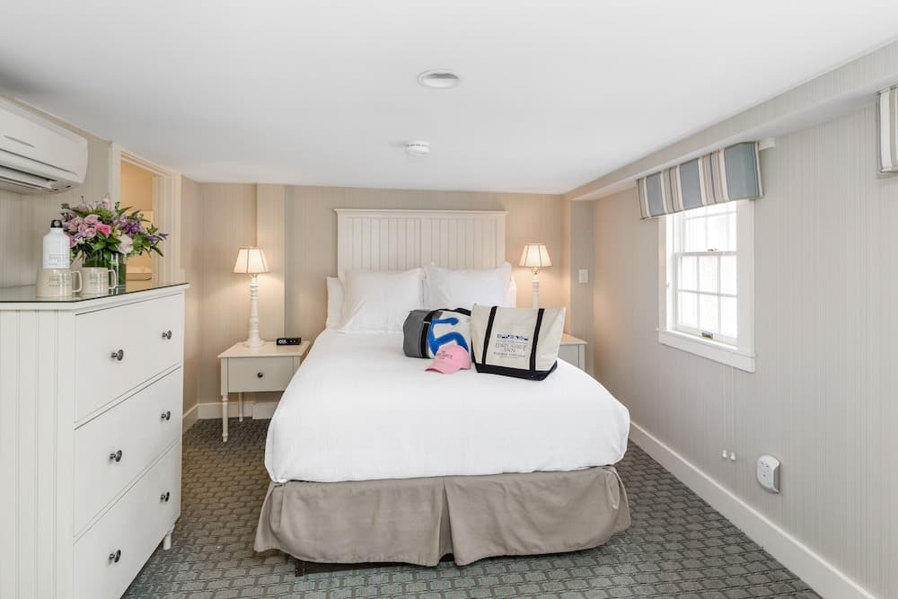 The Harborside Inn interior in Edgartown — gallery photo 2