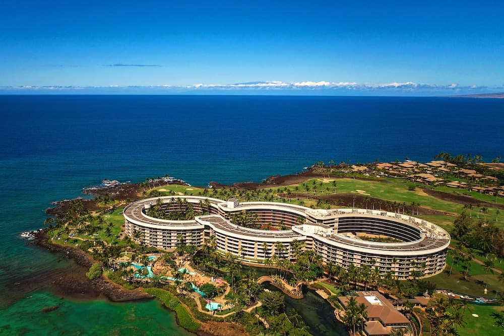 Hilton Grand Vacations Club Ocean Tower Waikoloa Village featured exterior or lobby in Waikoloa, HI — similar hotel