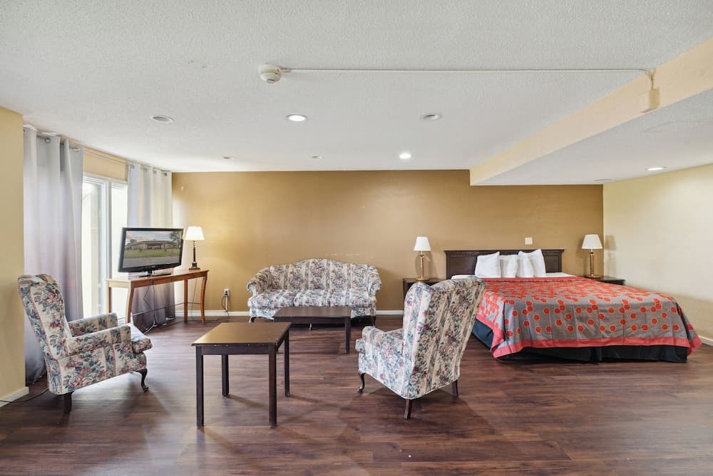 Miami Suites Hotel gallery photo in Toledo, OH — image 29