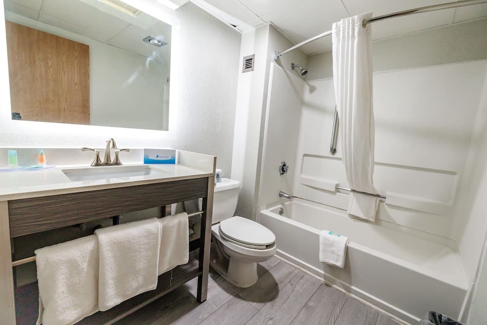 New Victorian Inn & Suites Omaha gallery photo in Omaha, NE — image 11