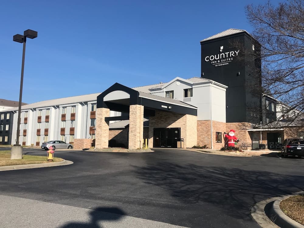 Country Inn & Suites by Radisson, Roanoke Rapids, NC featured exterior or lobby in Roanoke Rapids, NC — similar hotel