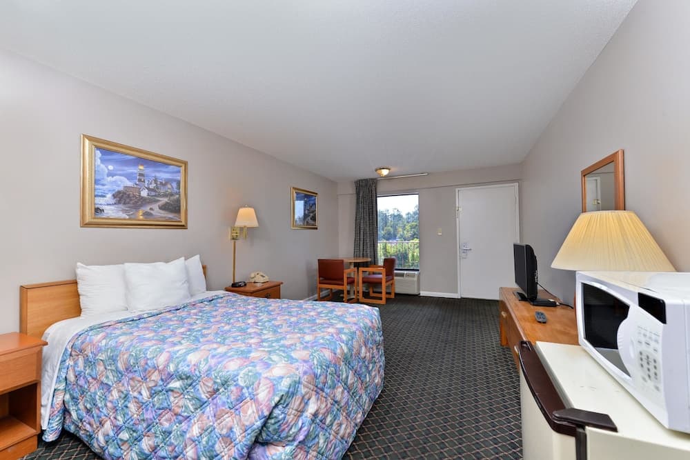 Americas Best Value Inn Augusta S property views in Augusta, GA — gallery photo 3