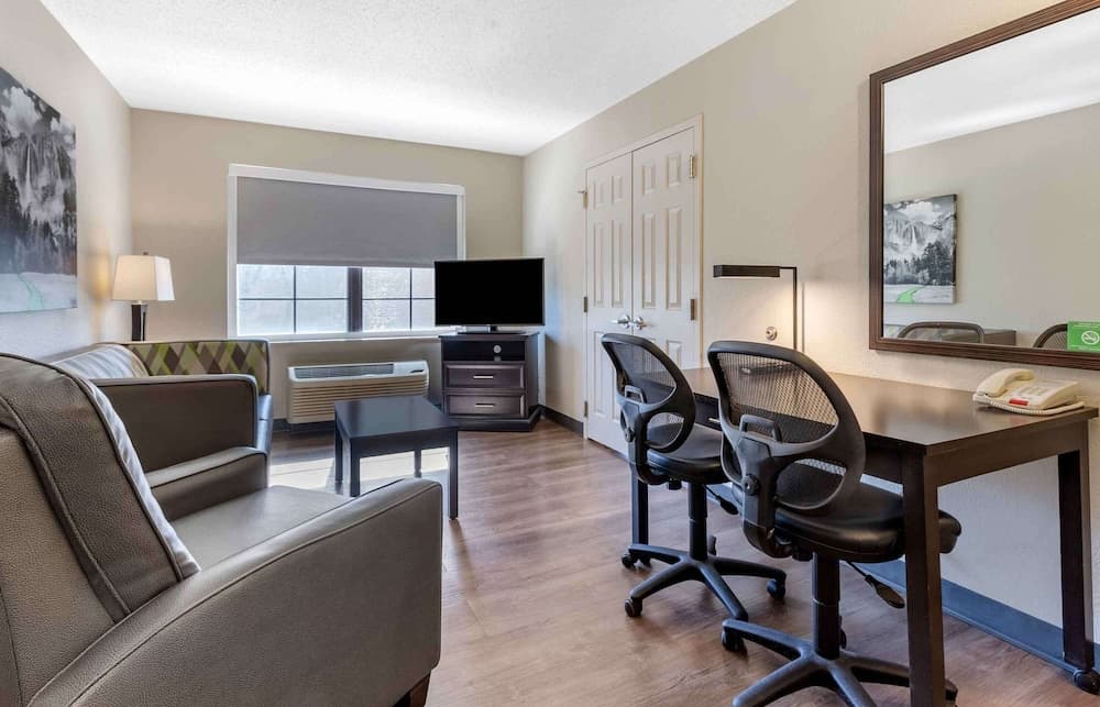 Extended Stay America Premier Suites Ft Lauderdale CypressCk gallery photo in Pompano Beach, FL — image 13