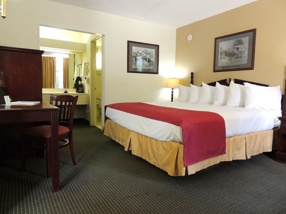 Carmel Inn & Suites gallery photo in Thibodaux, LA — image 12
