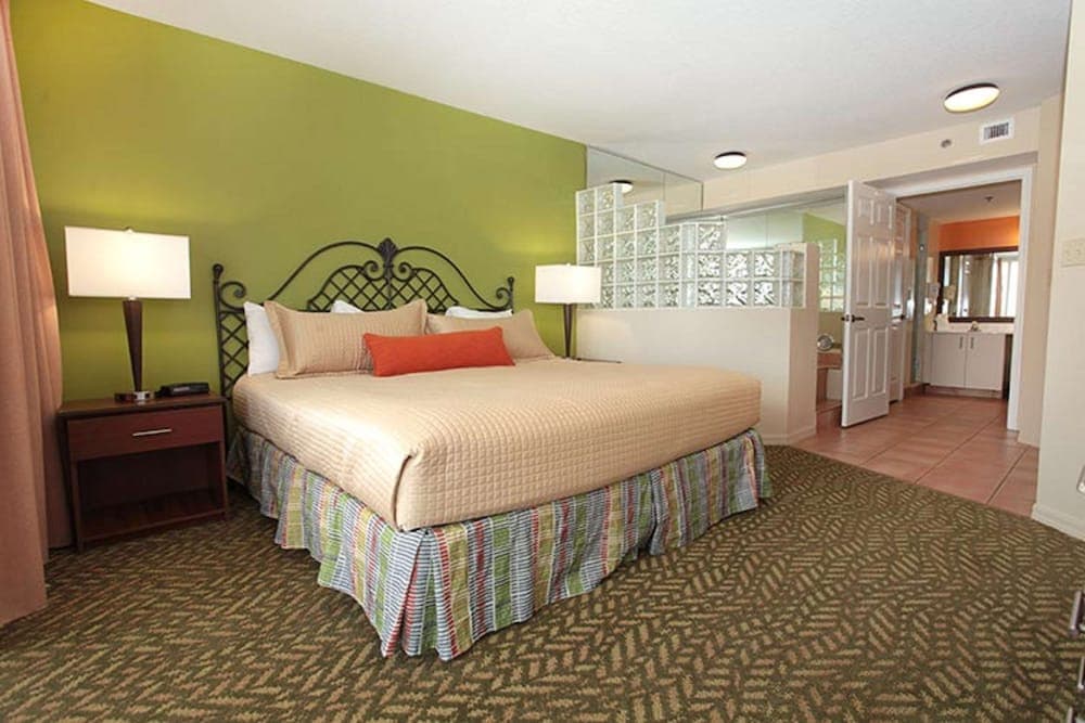 Vacation Village at Bonaventure, Fort Lauderdale interior in Weston, FL — gallery photo 2