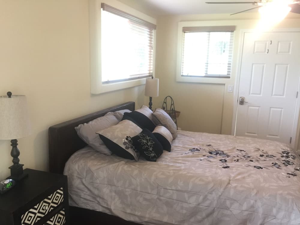 Aarons Cottage property views in Hilo, HI — gallery photo 3
