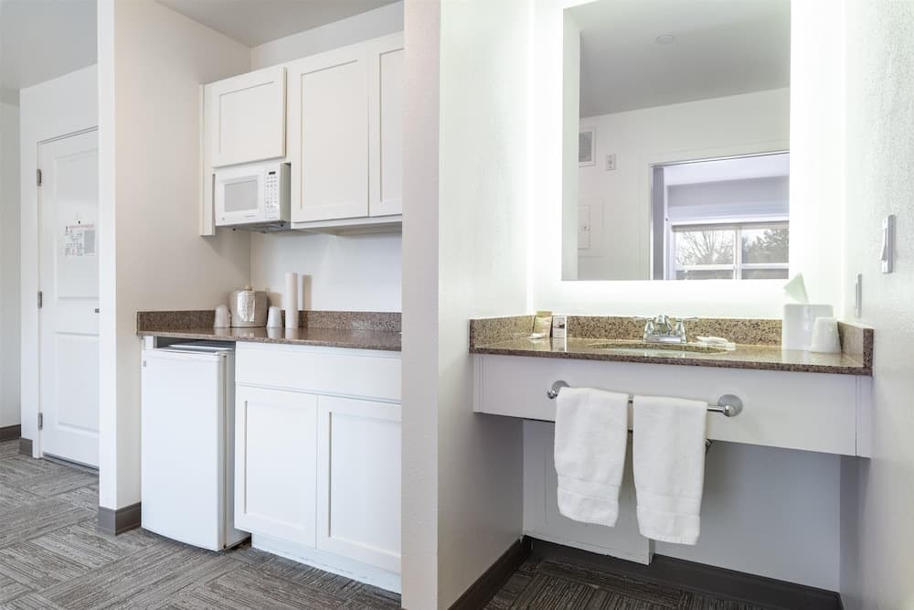 Marshall Suites Bainbridge Island, SureStay Collection by BW gallery photo in Bainbridge, WA — image 14