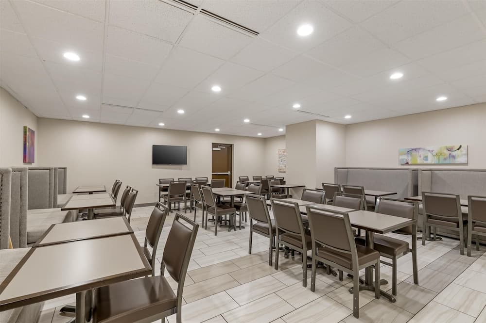 Executive Residency By Best Western Waterloo & Cedar Falls gallery photo in Waterloo, IA — image 26