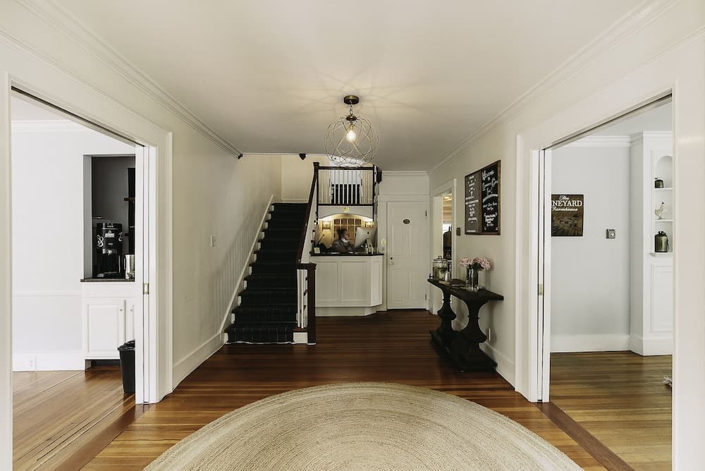 Lamberts Cove Inn interior in Vineyard Haven, MA — gallery photo 2