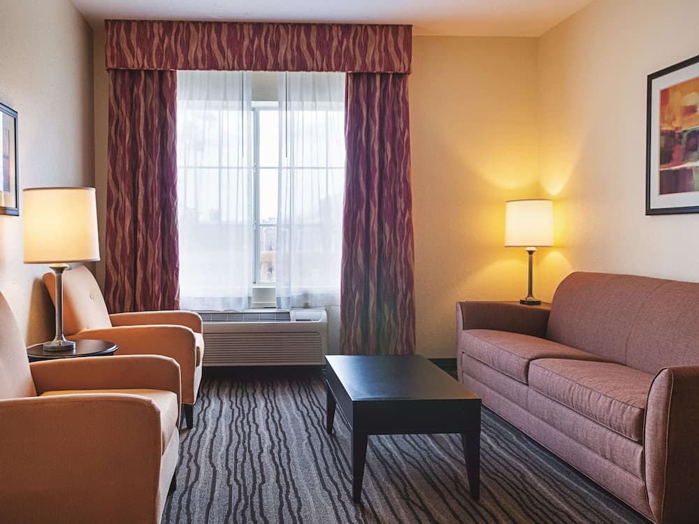 La Quinta Inn & Suites by Wyndham Slidell - North Shore Area gallery photo in Slidell, LA — image 32