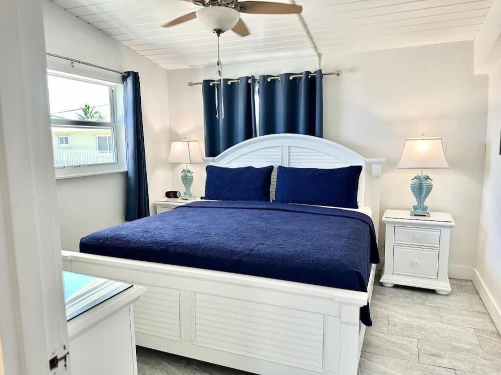 Matecumbe Resort interior in Islamorada — gallery photo 2