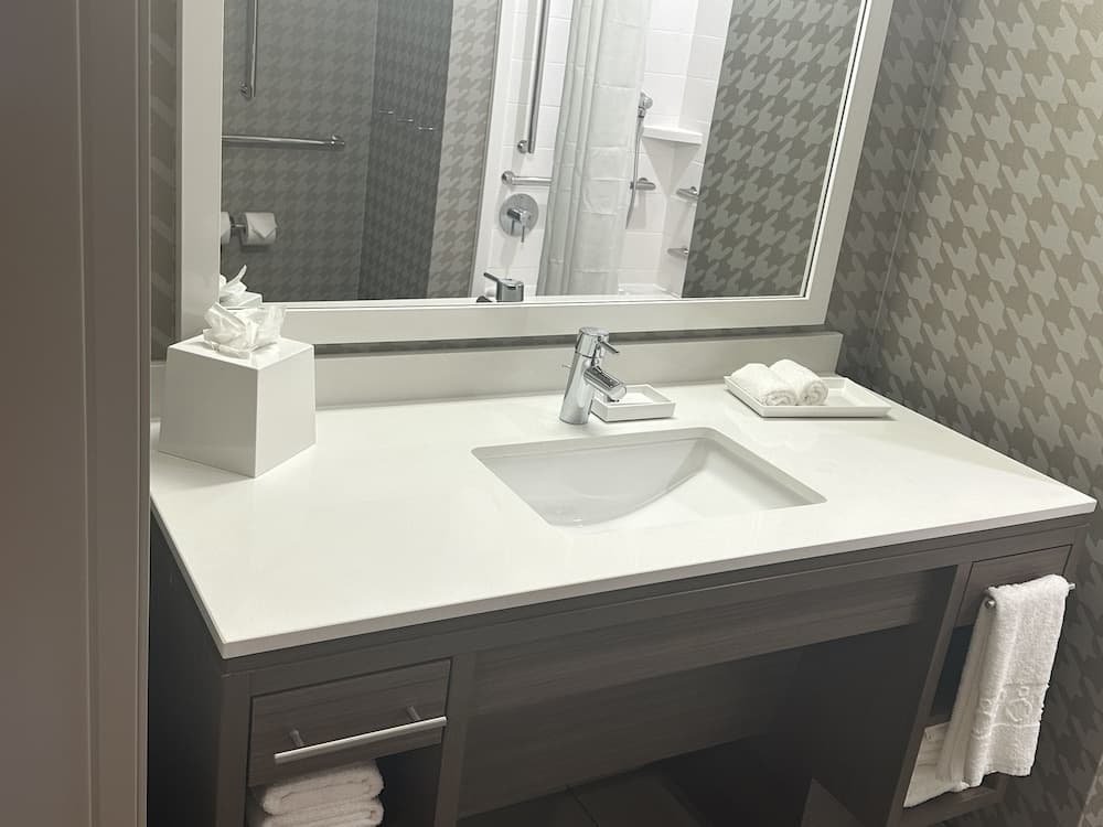 Home2 Suites By Hilton Racine gallery photo in Sturtevant, WI — image 6