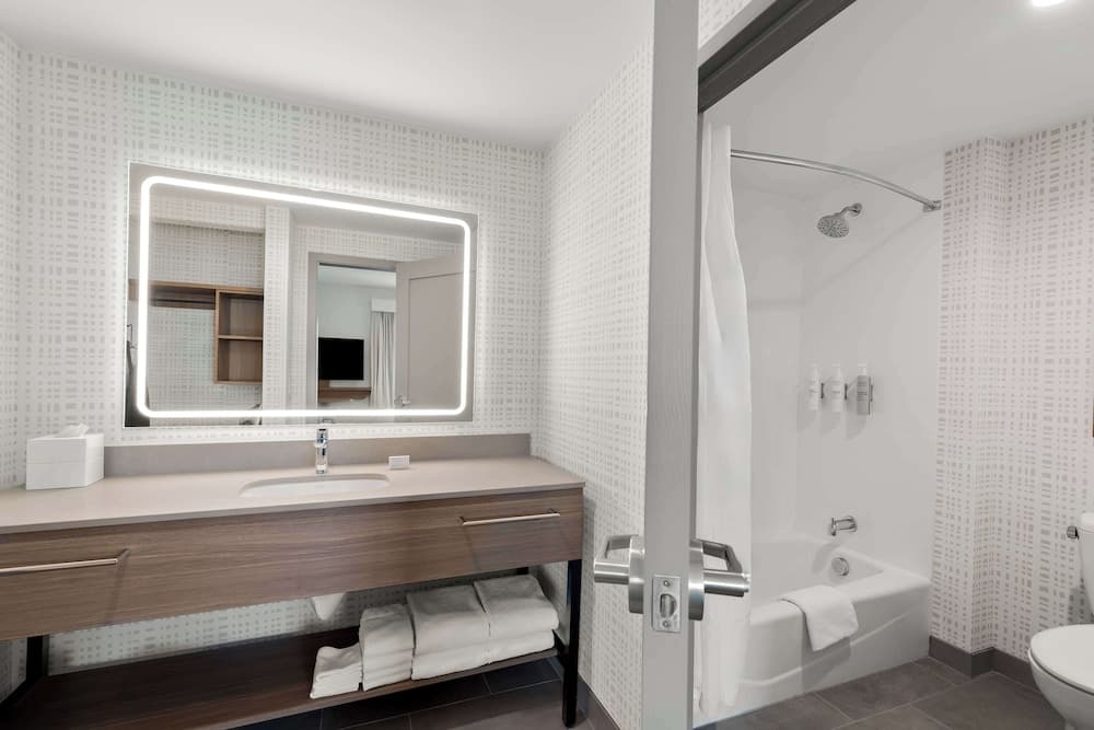 Hampton Inn & Suites Corona, Ca gallery photo in Corona, CA — image 46