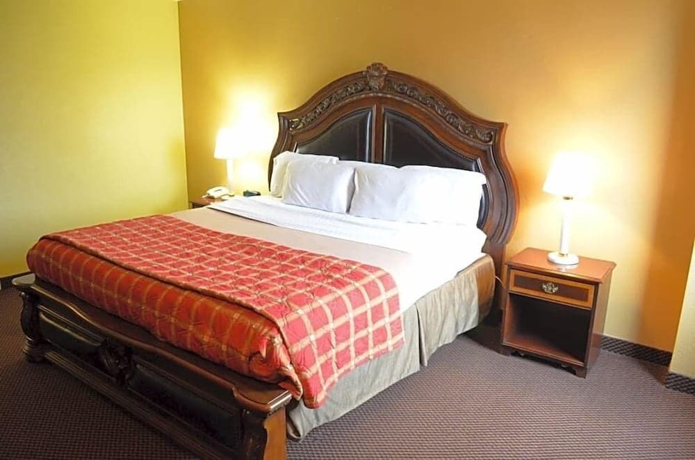 McLure Inn and Suites interior in Wheeling, WV — gallery photo 2