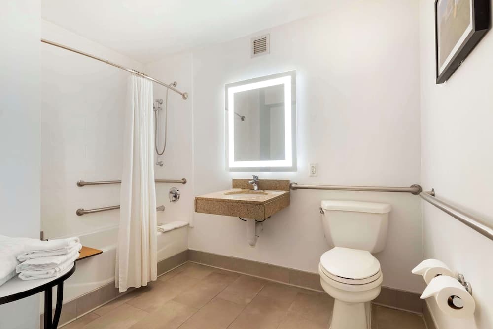 Best Western Plus Kansas City Sports Complex Hotel gallery photo in Kansas City, MO — image 39