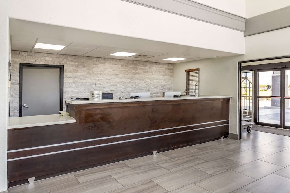 Best Western Texas City I-45 interior in Texas City, TX — gallery photo 2