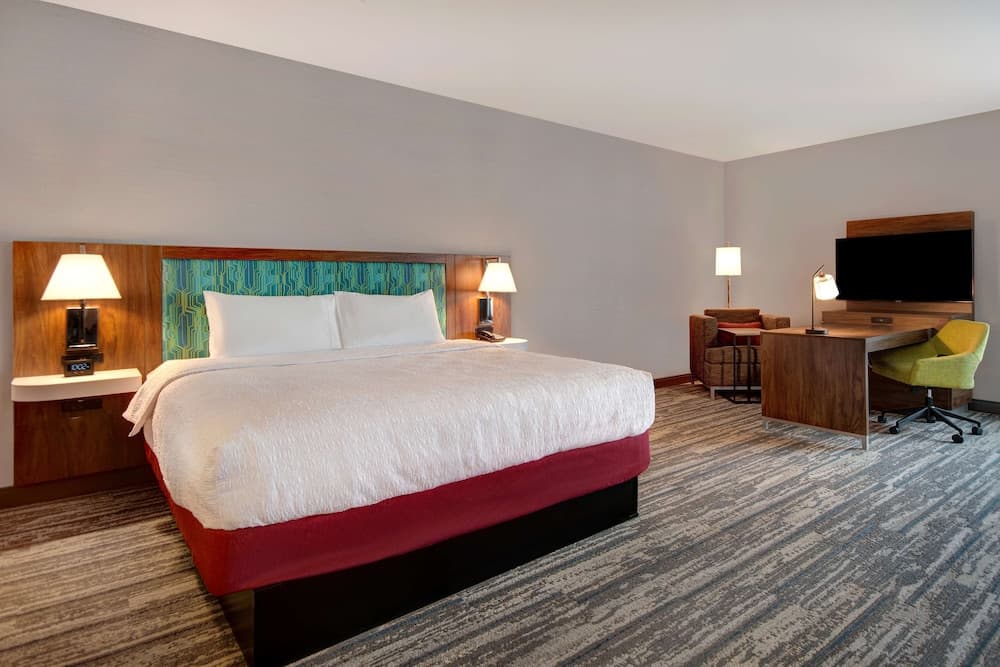 Hampton Inn & Suites Ontario Rancho Cucamonga property views in Rancho Cucamonga, CA — gallery photo 3