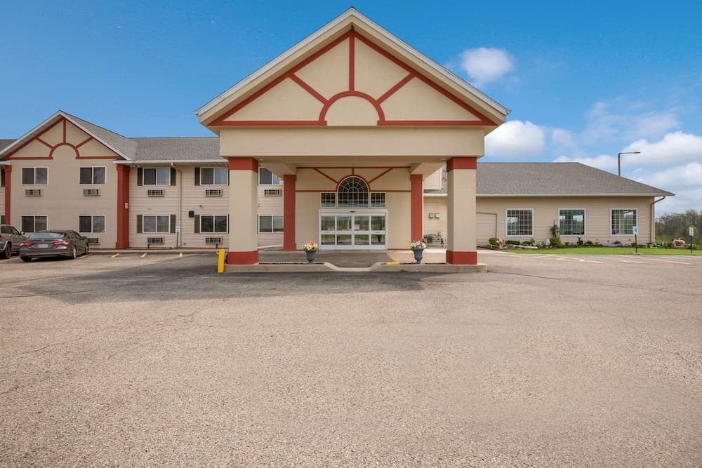 Quality Inn Edgerton featured exterior or lobby in Edgerton, WI — similar hotel
