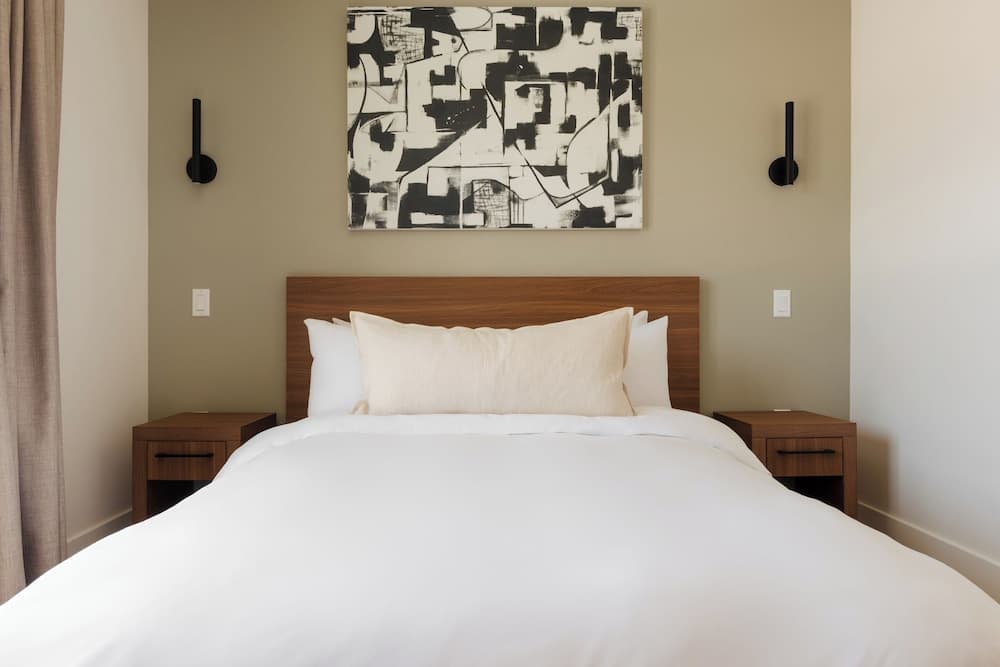 The Lum Hotel Los Angeles Stadium District interior in Inglewood, CA — gallery photo 2