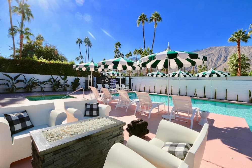 The Marley Hotel by AvantStay | 20 OCC Full Hotel Buyout in Palm Springs w/ Pool & Hot Tub! interior in Palm Springs, CA — gallery photo 2