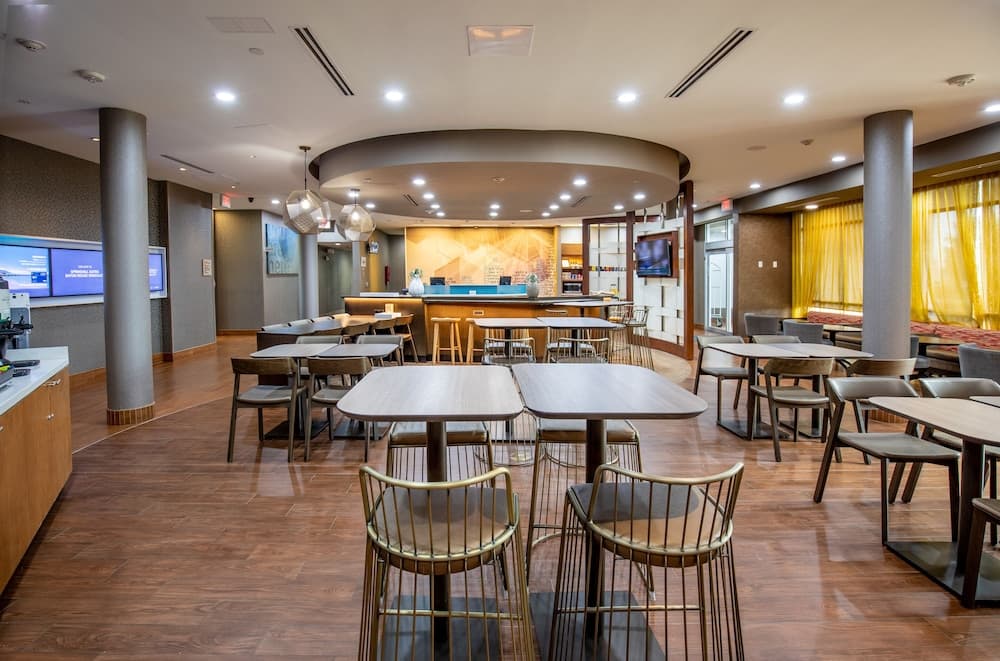 SpringHill Suites by Marriott Baton Rouge Gonzales interior in Gonzales, LA — gallery photo 2