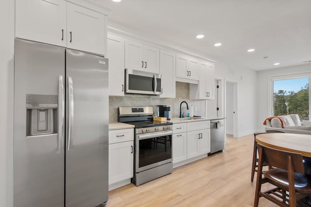 The Loop Downtown By Kasa property views in Traverse City, MI — gallery photo 3