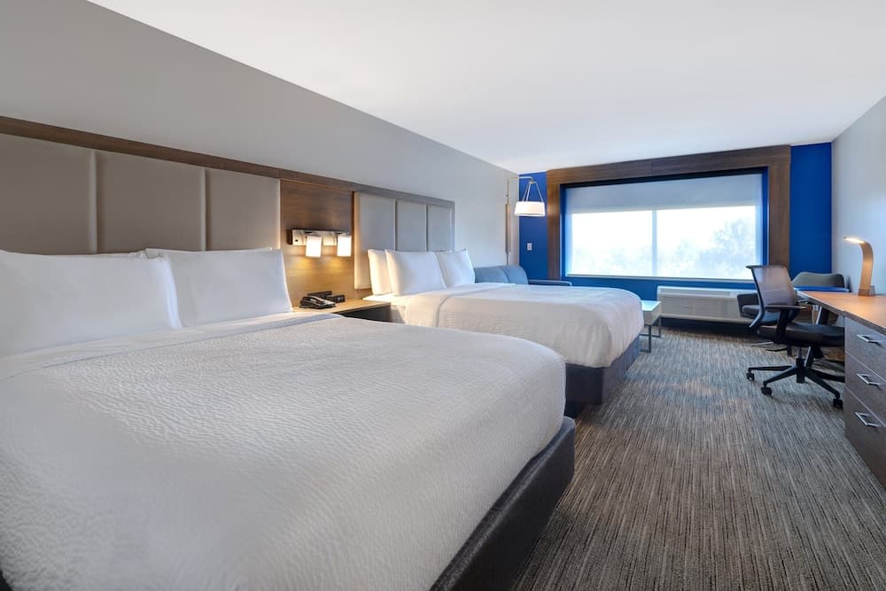 Holiday Inn Express & Suites Detroit Dearborn by IHG gallery photo in Dearborn, MI — image 14
