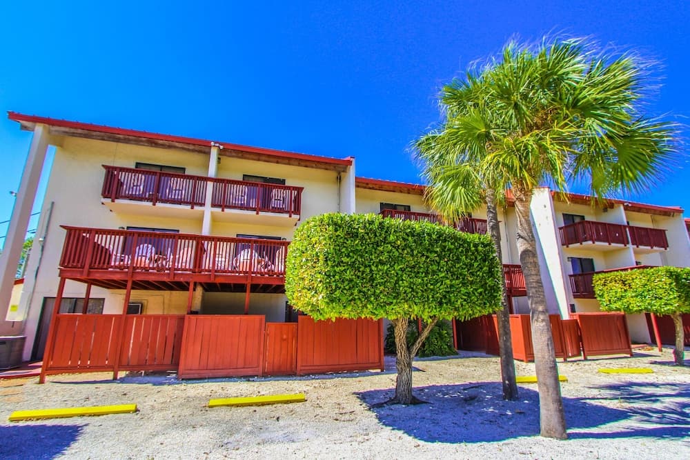 Florida Bay Club featured exterior or lobby in Key Largo, FL — similar hotel