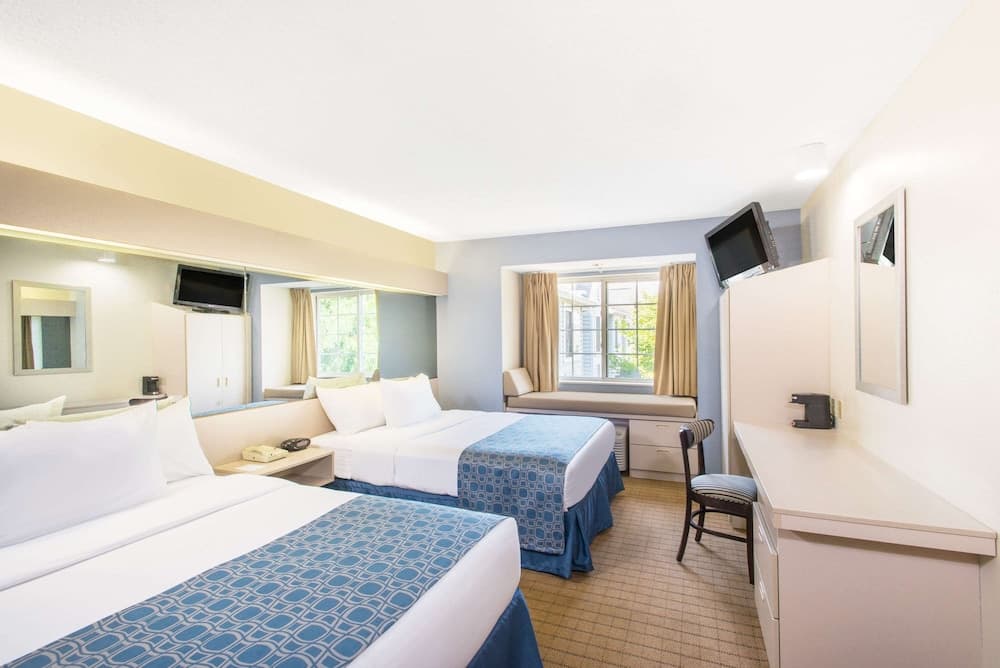 Microtel Inn & Suites by Wyndham Seneca Falls gallery photo in Waterloo — image 16