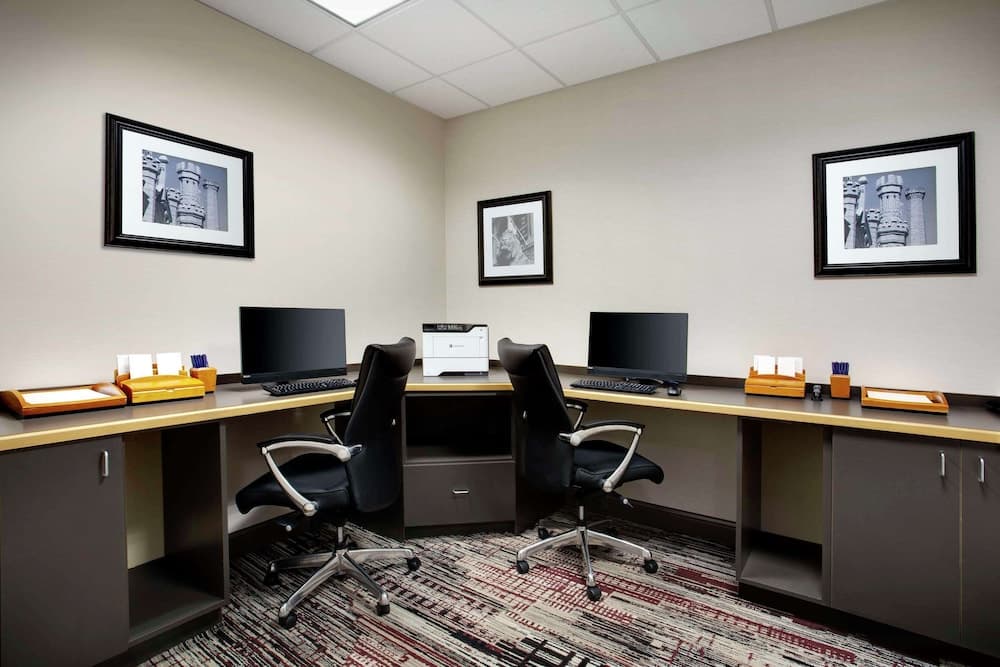 DoubleTree by Hilton Chicago Midway Airport gallery photo in Chicago, IL — image 33