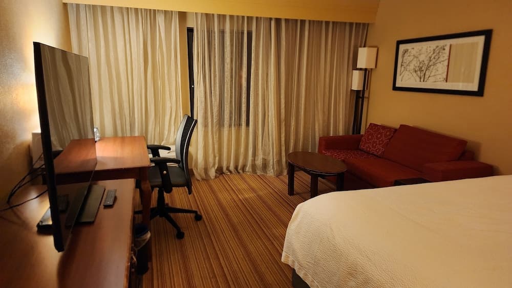 Country Inn & Suites by Radisson, Convention Center interior in Altoona, PA — gallery photo 2