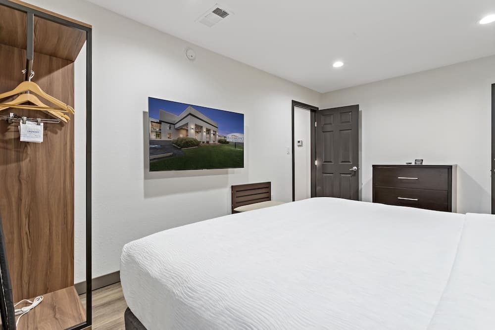 Baymont by Wyndham Beaumont gallery photo in Beaumont, TX — image 31
