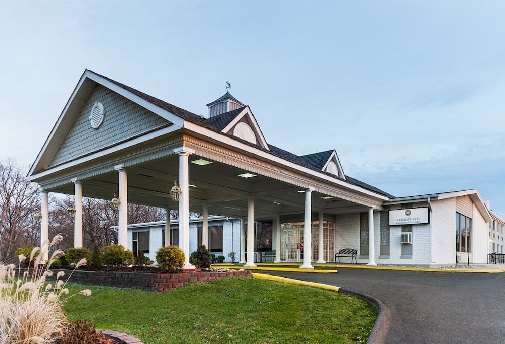 The Kenilworth Hotel - Airport West gallery photo in Kenilworth, NJ — image 27