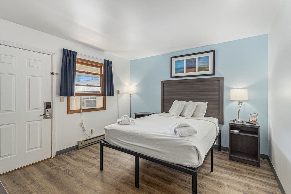 Snyder's Shoreline Inn gallery photo in Ludington, MI — image 200