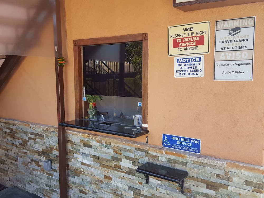 Travel Inn Motel interior in Los Angeles, CA — gallery photo 2