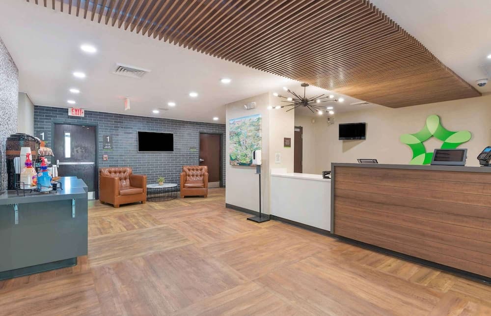 Extended Stay America Select Suites - Charlotte - Tyvola Rd. interior in Charlotte, NC — gallery photo 2