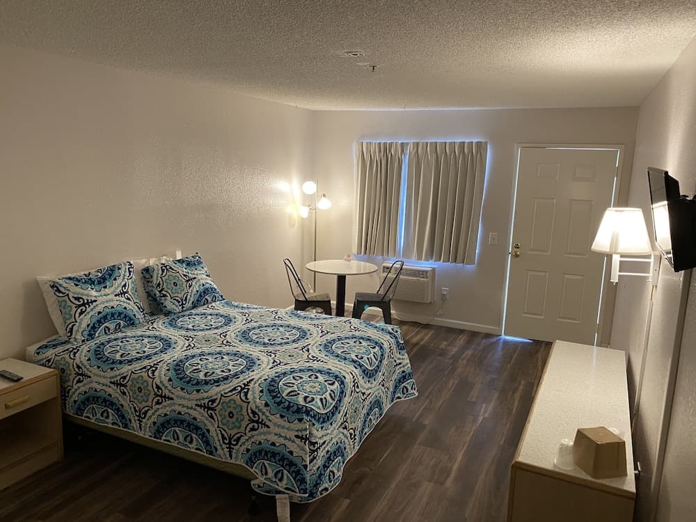 Circle Inn Motel gallery photo in Jurupa Valley, CA — image 13
