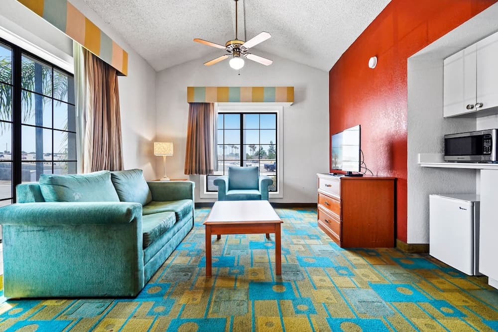 La Quinta Inn by Wyndham Costa Mesa / Newport Beach gallery photo in Costa Mesa, CA — image 28